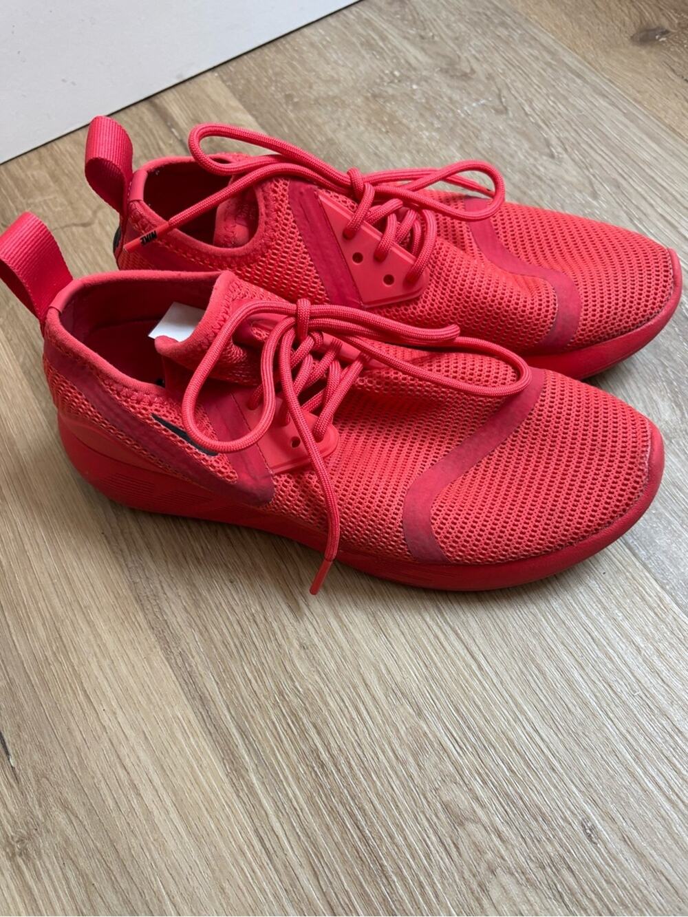 Nike LunarCharge Breathe Red Mesh Lace Up Running Shoes Womens 6.5
